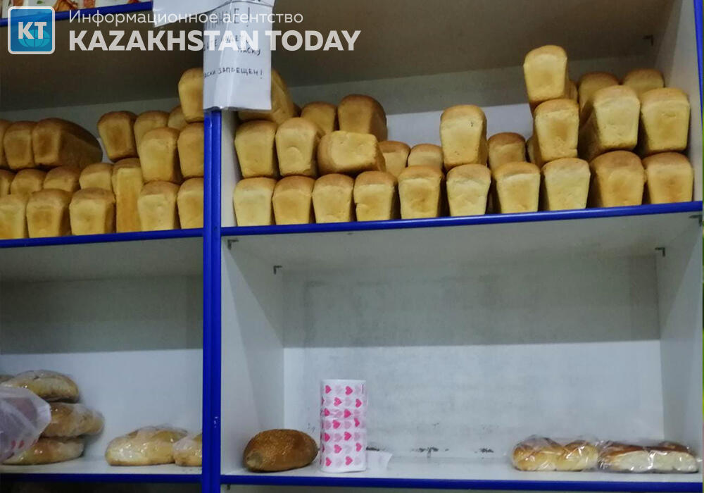 В Алматы перекупщики подняли цену на хлеб с 80 до 380 тенге