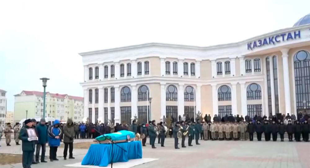 В Казахстане прошли похороны погибших военнослужащих и полицейских