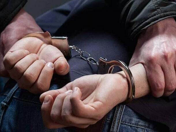 В Алматы задержали мародера, захватившего во время беспорядков военный КАМАЗ 