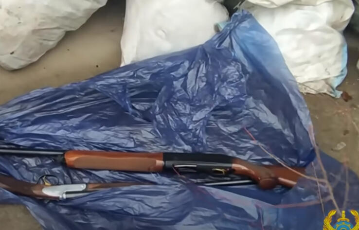 Полиция Алматы обнаружила тайник с оружием