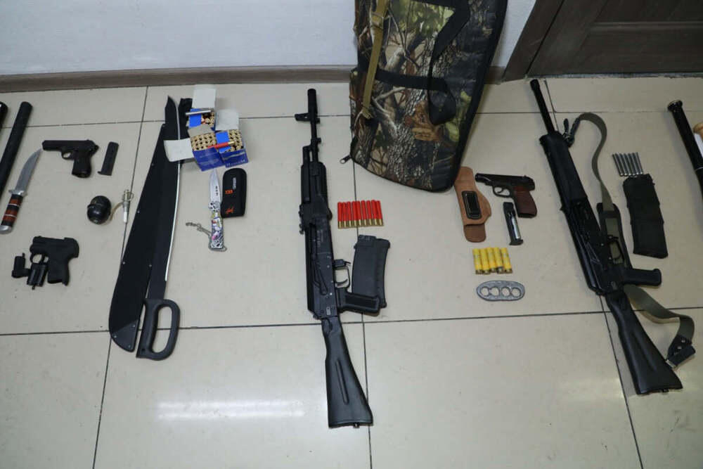 Оружие, боеприпасы и наркотики изымают на блокпостах в Нур-Султане