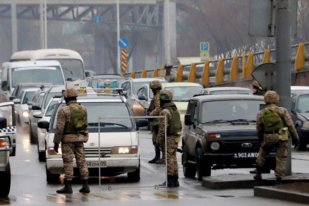 Президент поручил продолжать контртеррористические акции до полного уничтожения боевиков 