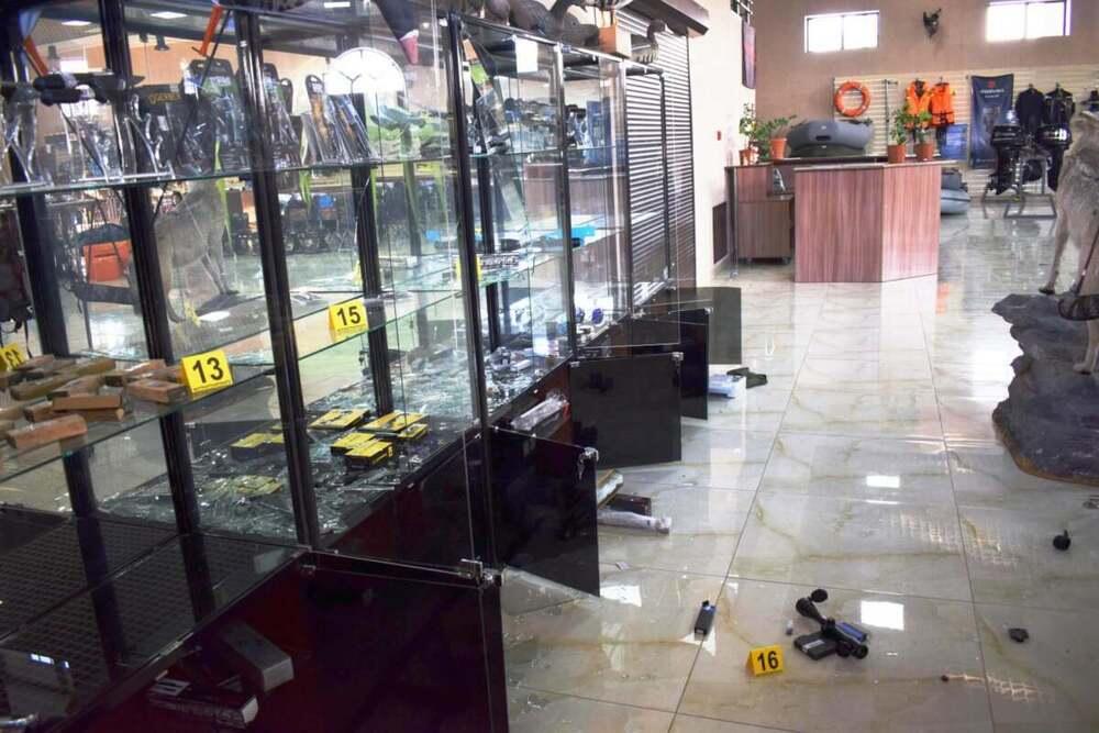 Обокравшие охотничий магазин мародеры задержаны в Кызылорде. Фото: Polisia.kz