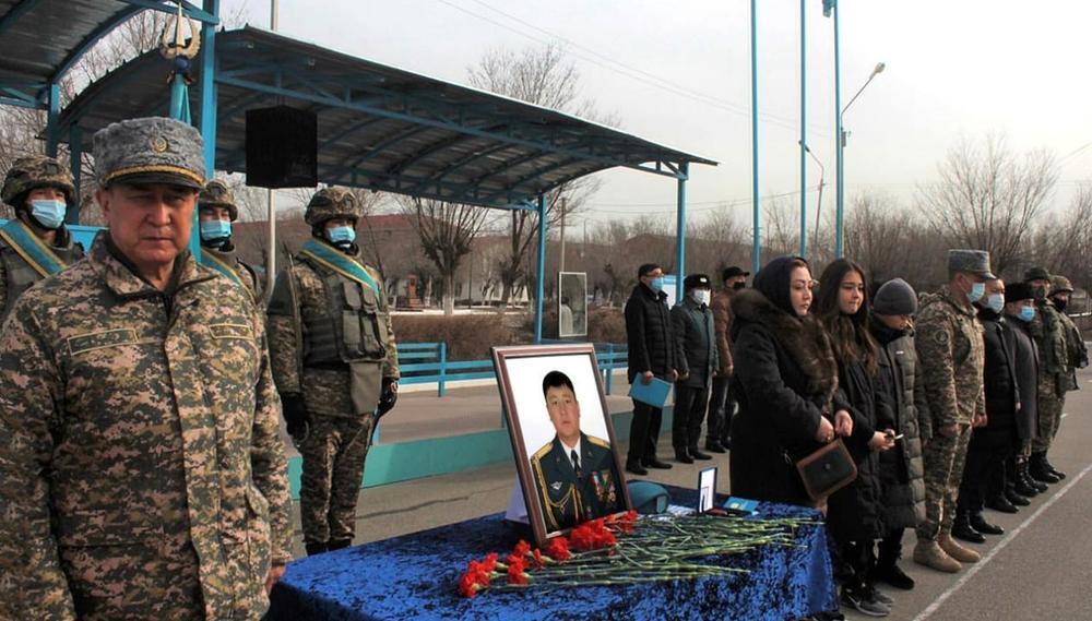 В Алматы посмертно наградили подполковника Сандибека Хаирова . Фото: МО РК