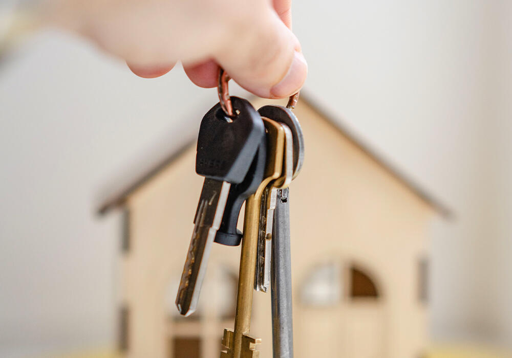 В Казахстане временно запретят выселение должников и снос жилья