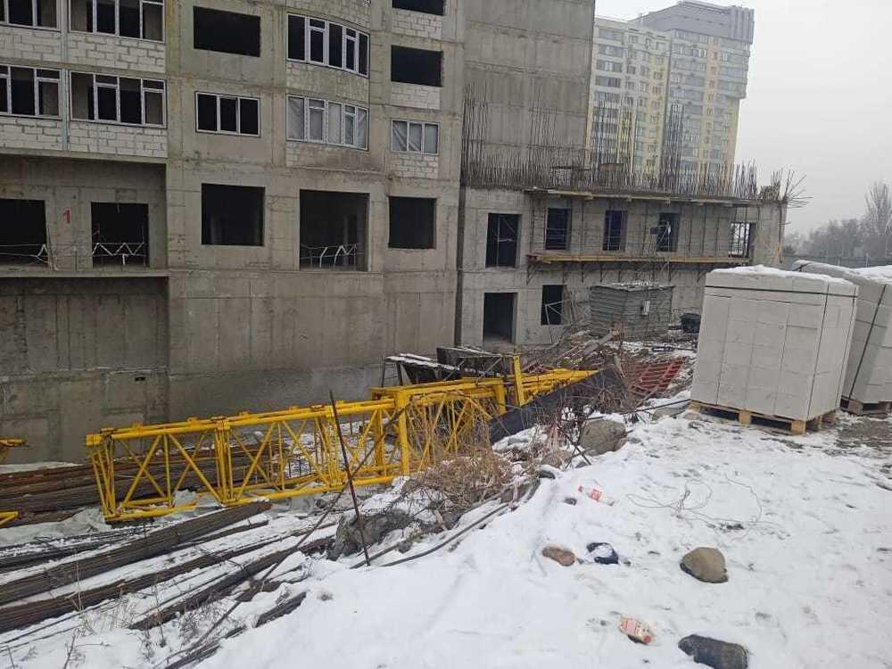 В результате обрушения крана в Алматы скончался мужчина. Фото: пресс-служба акимата Алматы