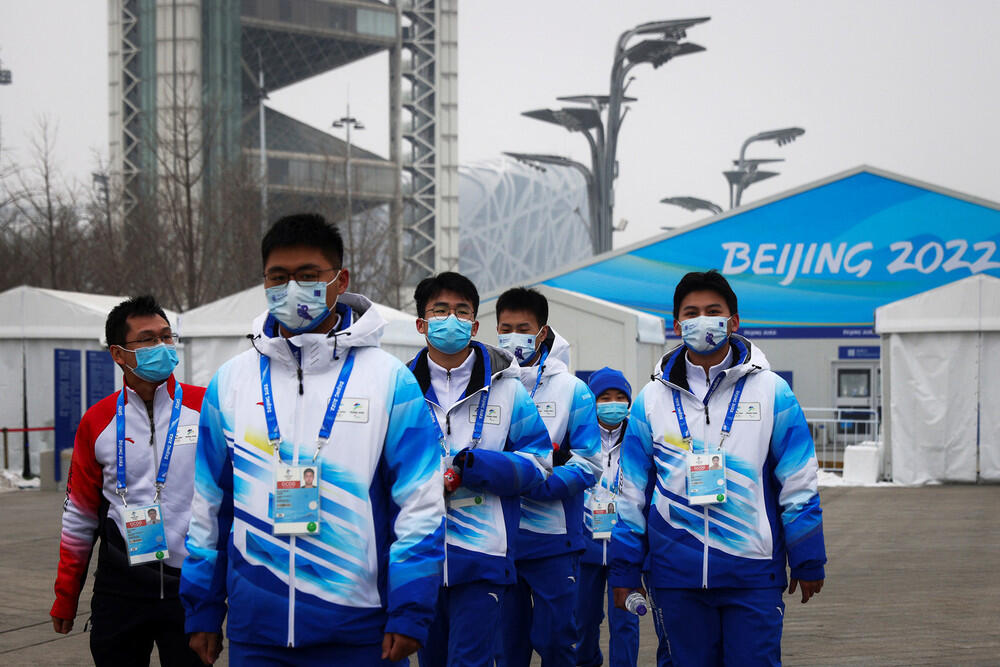 Как выглядит Пекин перед Олимпиадой. Фото: gazeta.ru. Волонтеры в Олимпийском парке