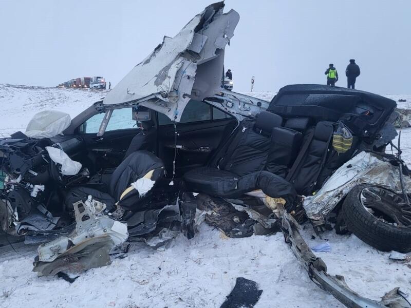 В ДТП на трассе в Атырауской области погибли пять человек . Фото: пресс-служба ДП Атырауской области