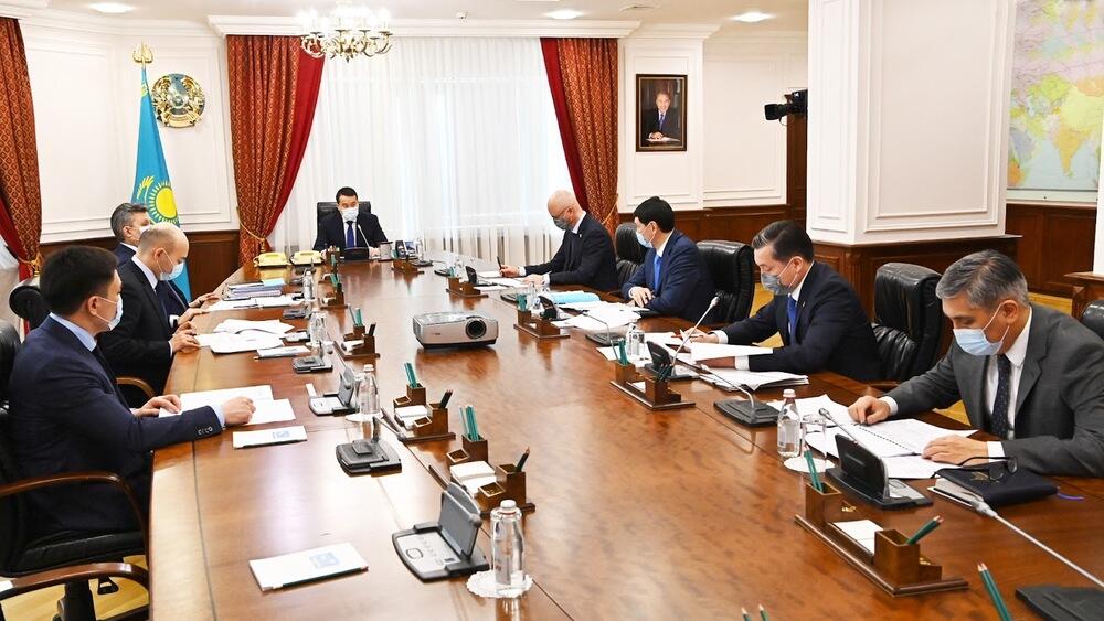 Премьер-министр провел совещание по вопросам программы действий правительства на 2022 год 