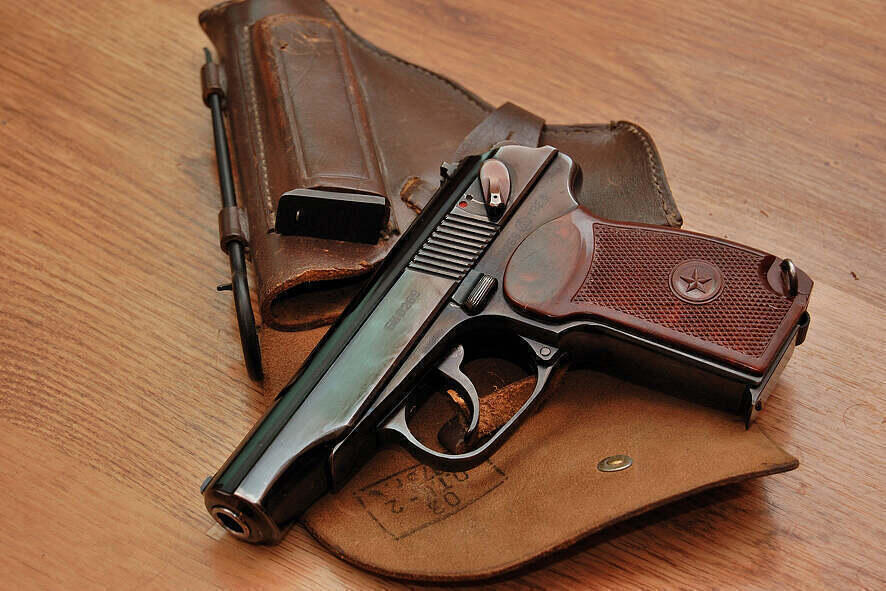 В Талдыкоргане полицейские нашли выброшенный пистолет