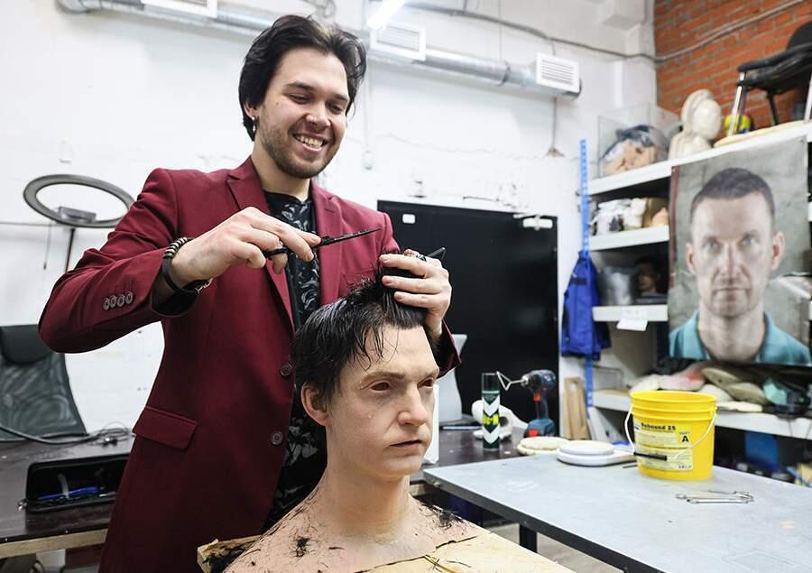 Дорогой друг: как делают человекоподобных роботов. Фото: iz.ru. Robo-C может не только знакомиться с людьми, но и узнавать их при следующей встрече