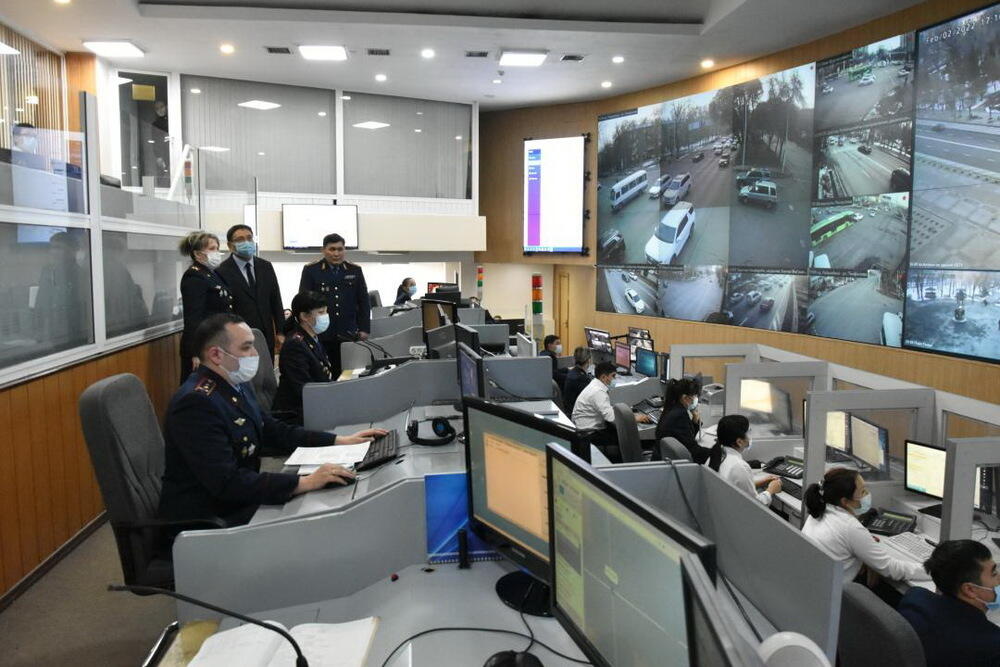 Аким Алматы встретился с полицейскими. Фото: пресс-служба акима Алматы