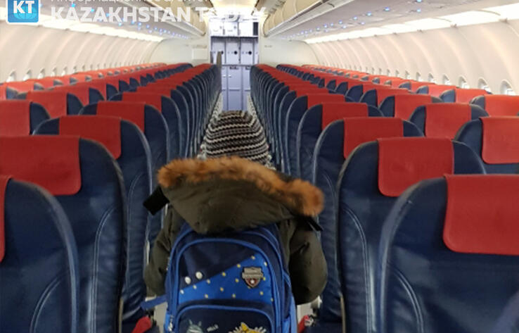 В Казахстане сделали бесплатным перелет для детей до 17 лет