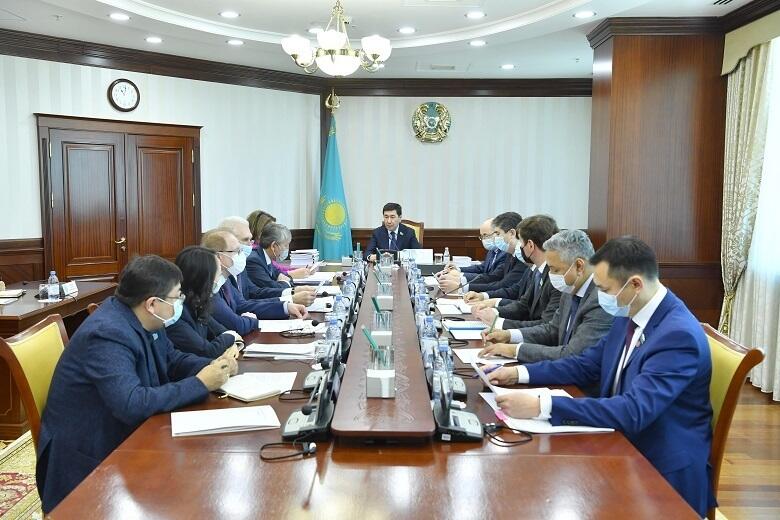 В мажилисе зарегистрирована новая депутатская группа