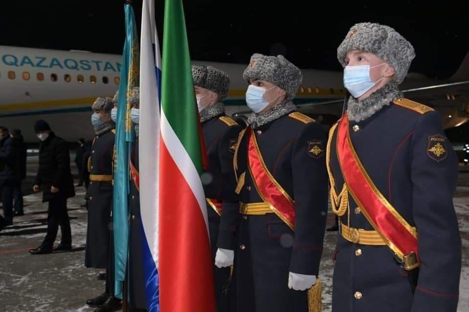 Қазақстан Президенті Қазан қаласына келді. Сурет: Facebook/Берик Уали