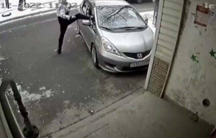 Разбивавший стекла автомобилей задержан в Алматы