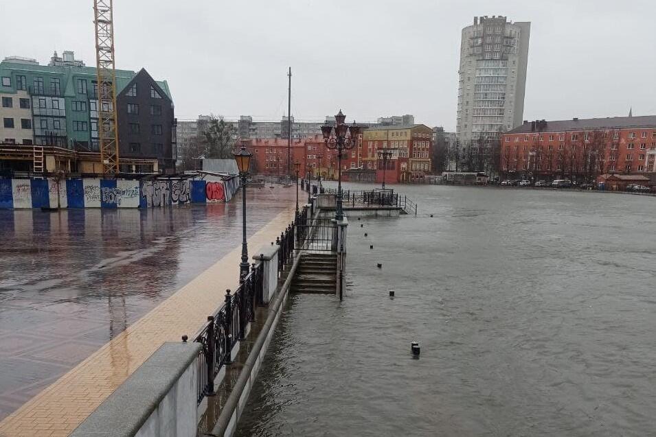 Очередной шторм пришел в Калининградскую область. Фото: kgd.ru