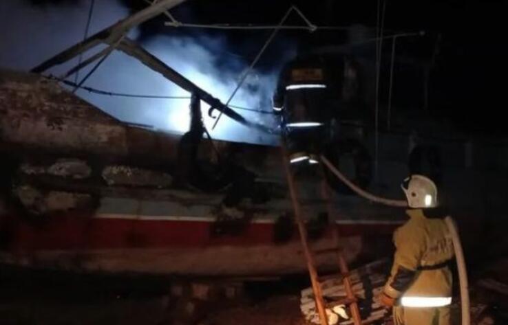 В Атырауской области сгорел теплоход