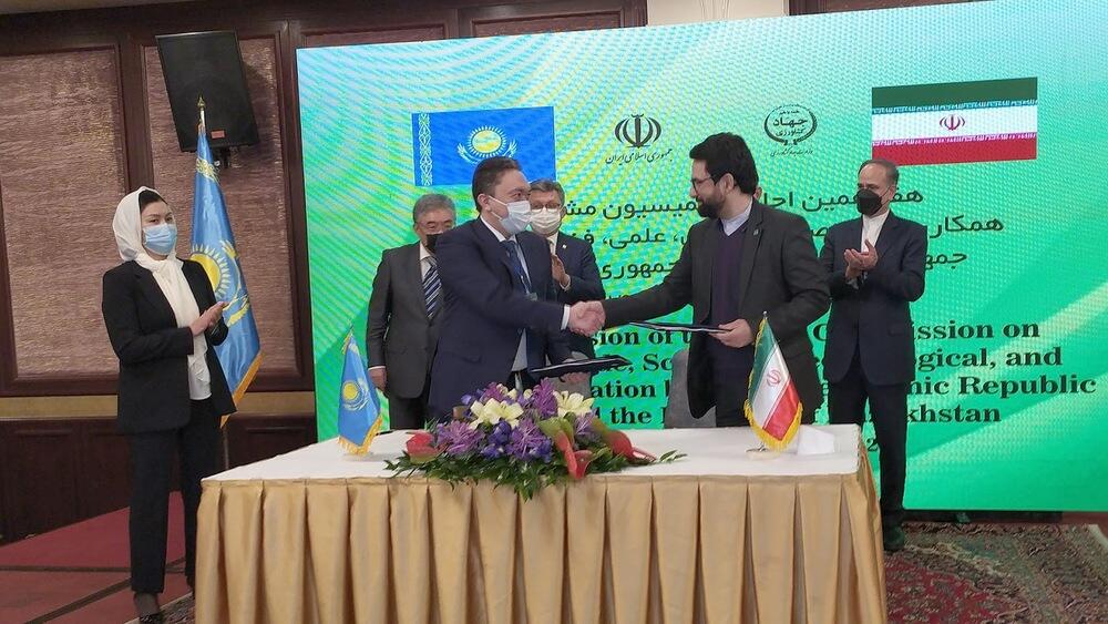 Казахстан и Иран договорились о создании совместных предприятий легкой промышленности 