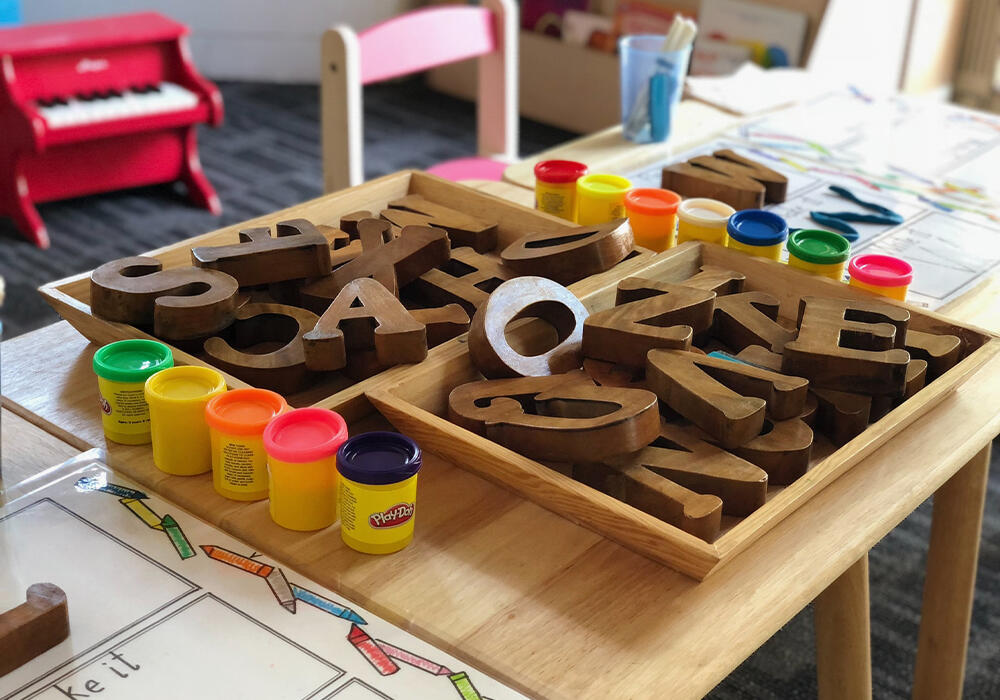 Опрос: казахстанцы выступают за возврат приватизированных детсадов