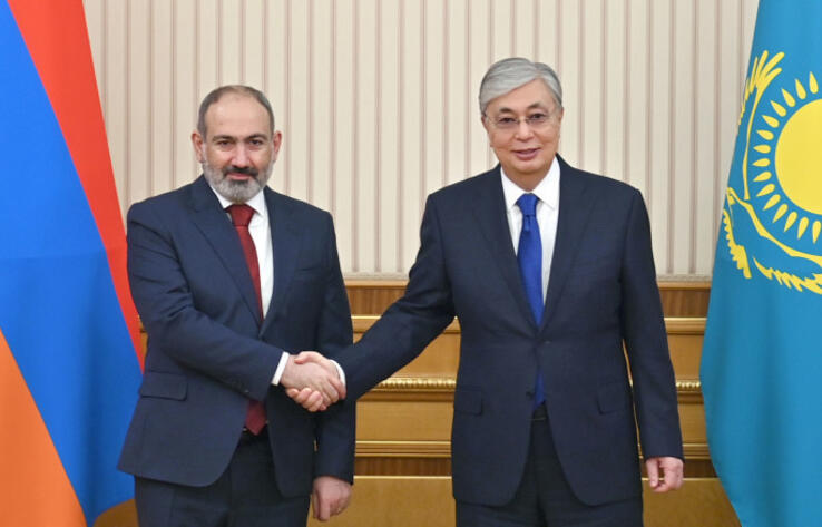 Токаев обсудил ситуацию вокруг Украины с премьер-министром Армении