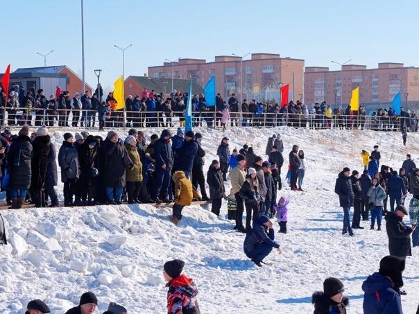 В Кокшетау прошел чемпионат Казахстана по зимним трековым автомобильным гонкам