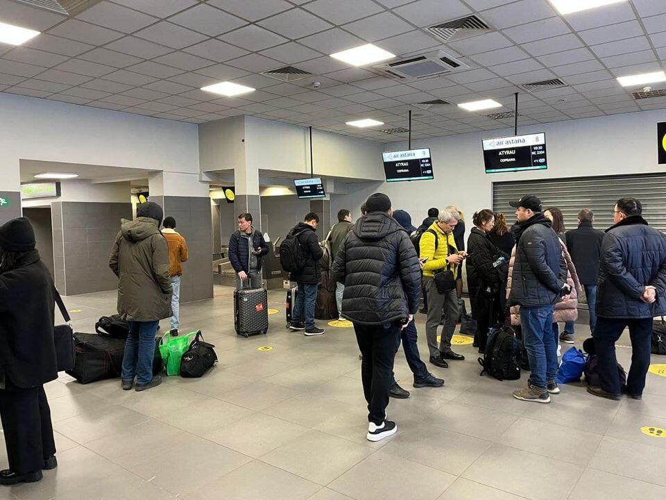 Токаев внимательно отслеживает ситуацию по эвакуации казахстанцев из Украины - Уали 