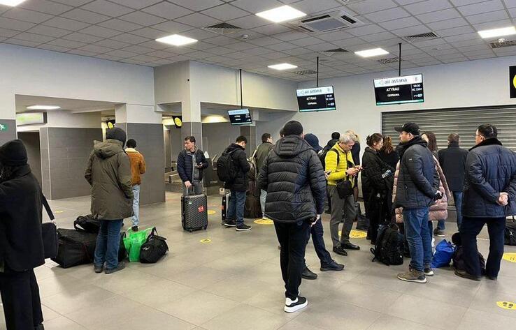 В Казахстан прибыл первый эвакуационный рейс с Украины