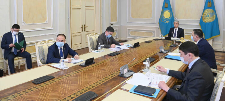 Президент поручил окончательно решить проблему незаконного майнинга в Казахстане