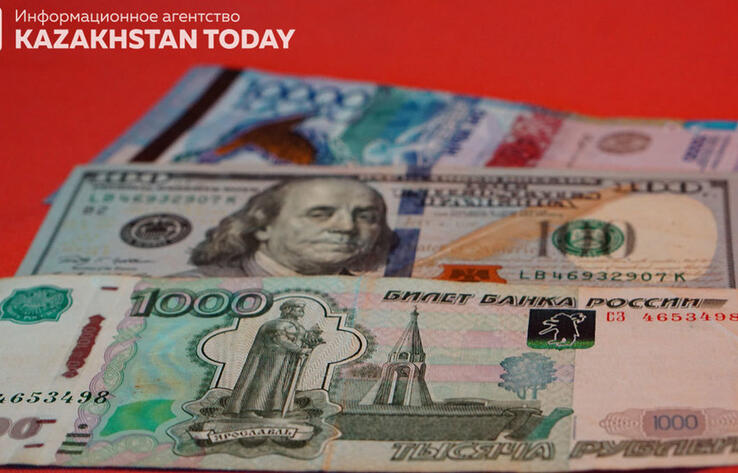 Доллар в казахстанских обменниках продолжает дорожать 
