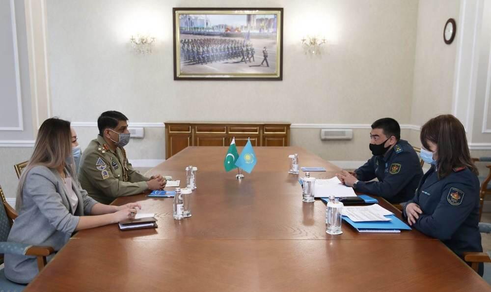 Kazakhstan and Pakistan discussed issues of military cooperation