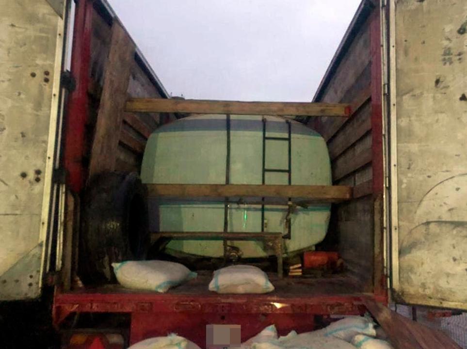 Нелегальный вывоз 80 тонн ГСМ предотвращен на казахстанско-кыргызской границе. Фото: Пограничная служба КНБ РК