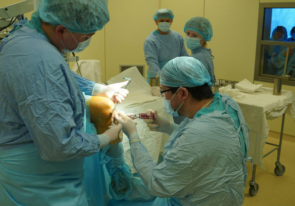 Дәрігерлер қазақстандық ғалым әзірлеген бірегей гидрогельді қолдану арқылы ота жасады