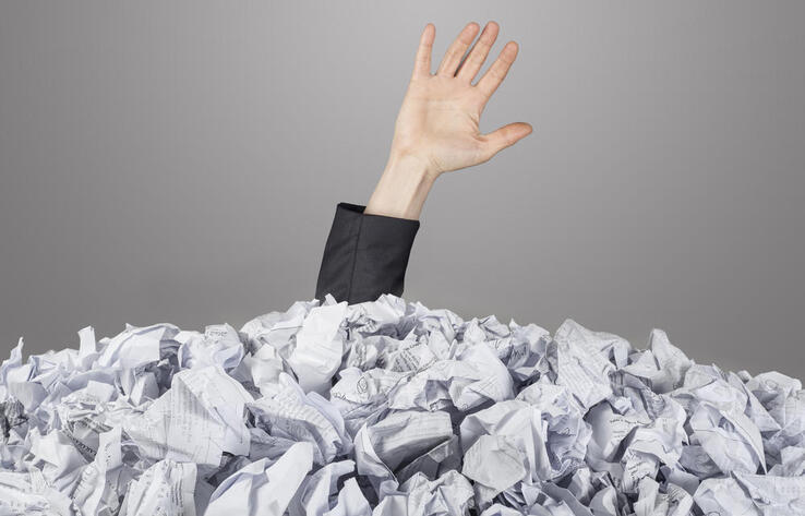 Тоқаев: шектен тыс бюрократиялануды жүйелі түрде жойып отыру қажет