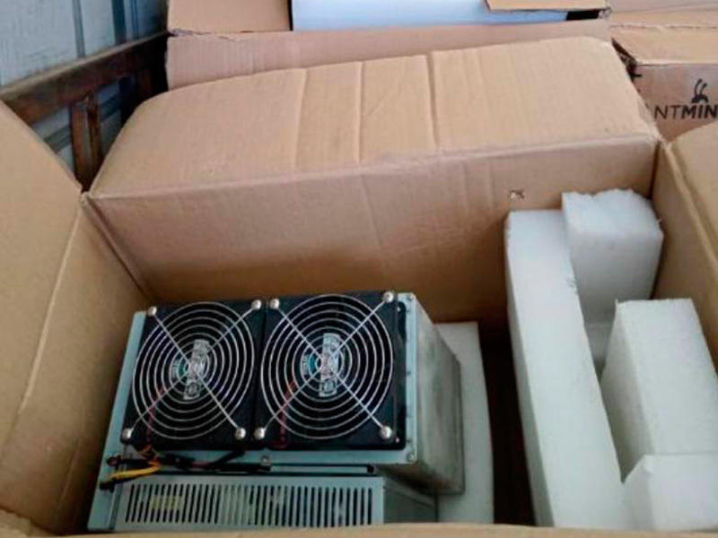 Қазақстандық шекарашылар құны 80 млн теңгеге майнингке арналған құрылғыларды әкету әрекетінің жолын кесті. Сурет: ҚР ҰҚК