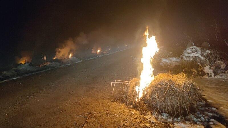 В Туркестанской области всю ночь жгли костры, чтобы спасти цветущие сады. Фото: Telegram-канал kazchuvash