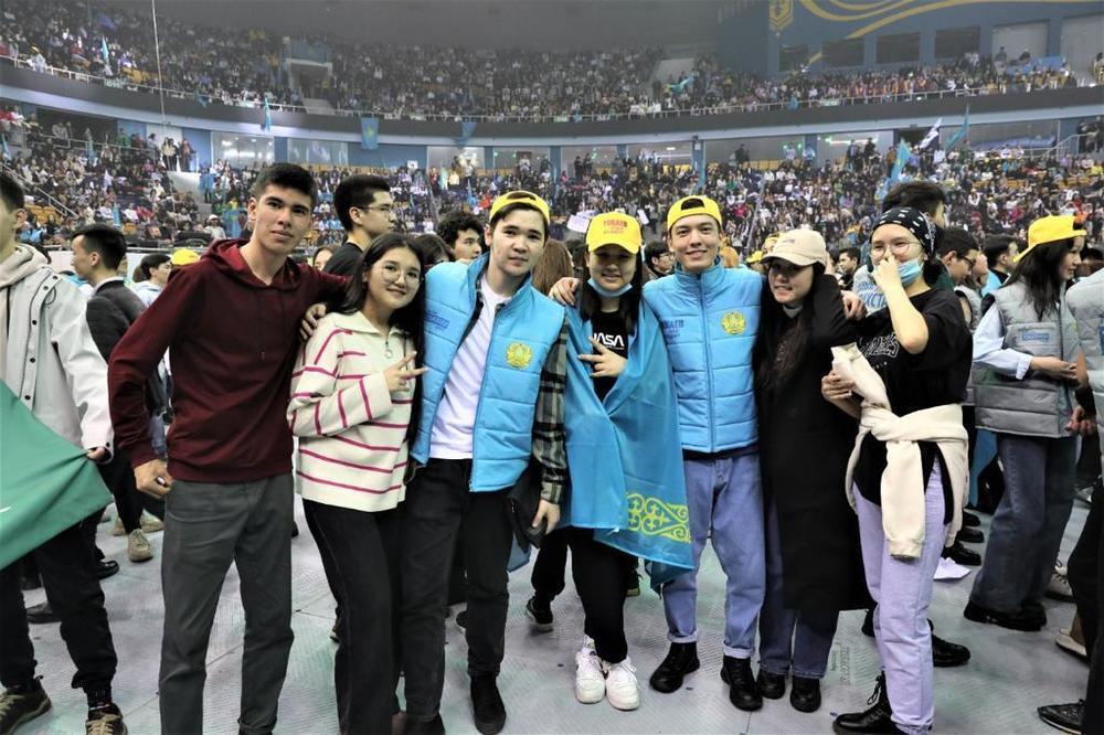 Более 15 тысяч юных казахстанцев высказались за программу политических реформ Токаева. Фото: акимат Алматы