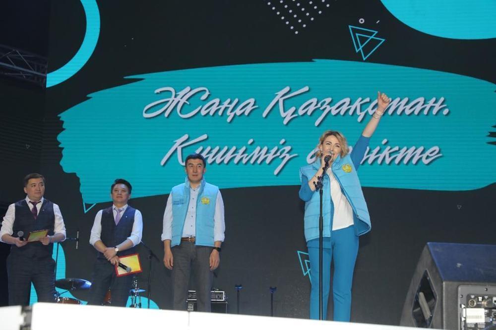 Более 15 тысяч юных казахстанцев высказались за программу политических реформ Токаева. Фото: акимат Алматы
