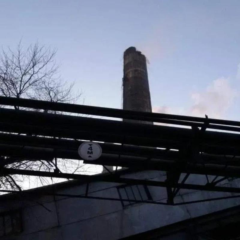 Причиной обрушения трубы на ТЭЦ-2 Петропавловска стал сильный ветер - ДЧС. Фото: ДЧС СКО