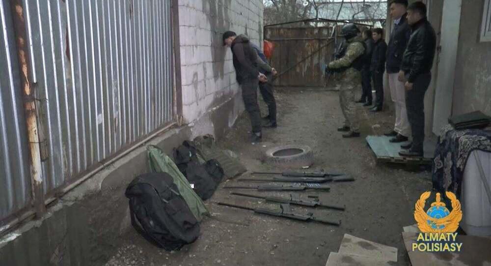 Еще двух участников ограбления оружейного магазина задержали в Алматы 