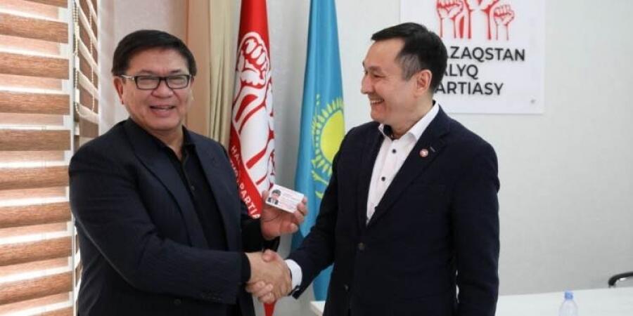 Ермухамет Ертысбаев избран председателем Народной партии Казахстана