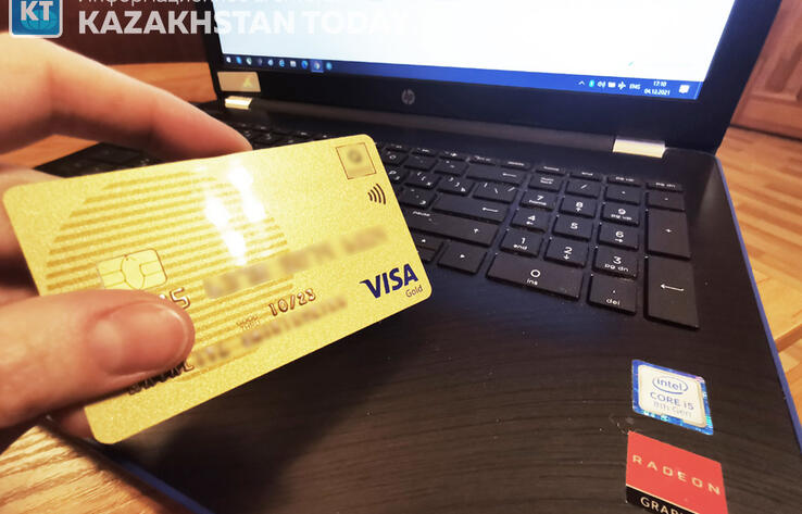 Сервисы по открытию банковских карт для россиян появились в Казахстане