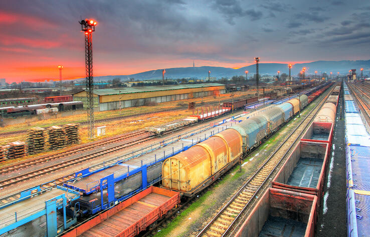 Объем грузоперевозок железнодорожным транспортом между Казахстаном и Китаем увеличится на 17% 