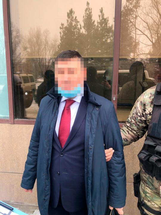 Мошенники обещали бизнесмену за 1,5 млн долларов устроить его в госструктуру. Фото: пресс-служба КНБ РК