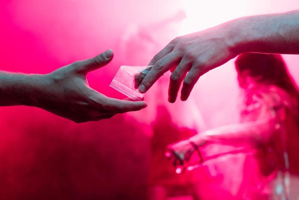 В Карагандинской области задержали преступную группу из 10 человек, занимавшуюся сбытом наркотиков