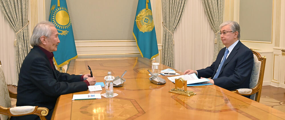 Президент принял писателя Смагула Елубая