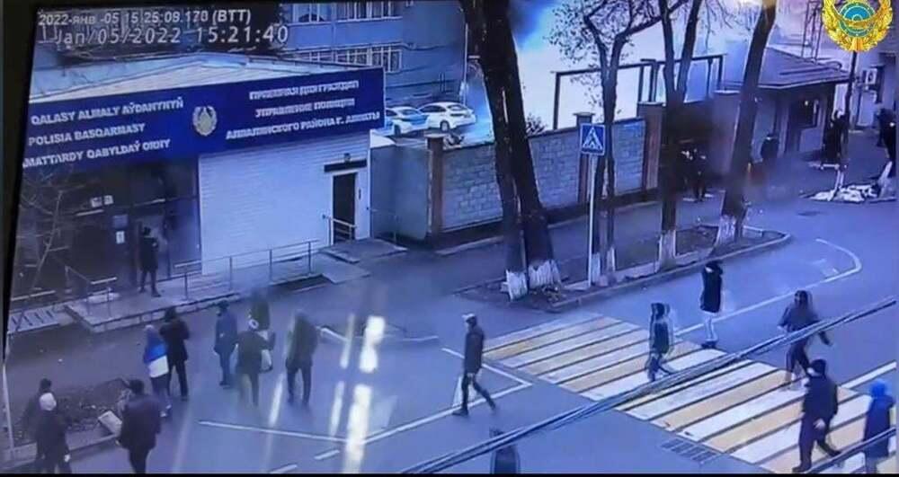 Задержан один из нападавших на здание полиции Алматы во время январских беспорядков