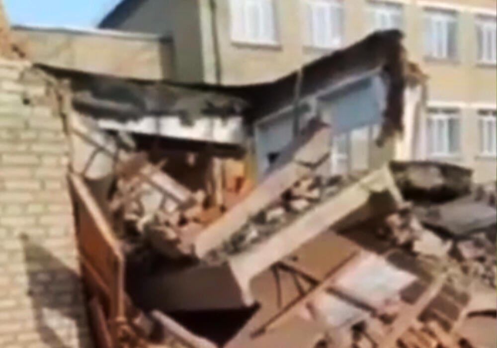 На севере Казахстана рухнула крыша сельской школы