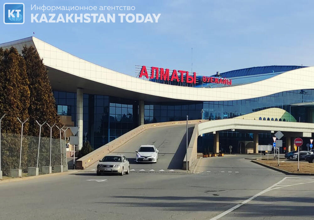 Голый пьяный субъект проник на территорию аэропорта Алматы