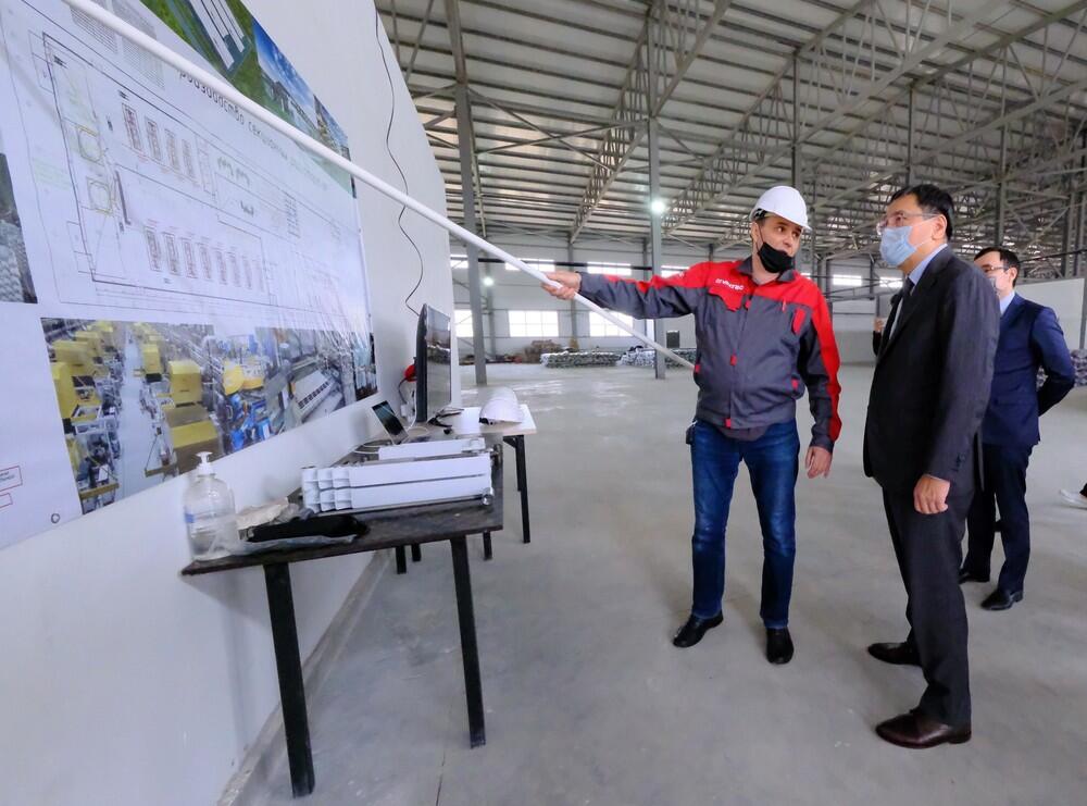 Аким Алматы посетил индустриальную зону
